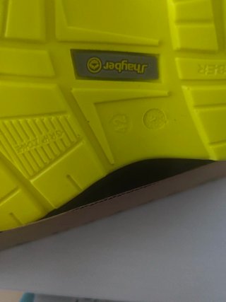 Zapatos de seguridad Joma grises y amarillos