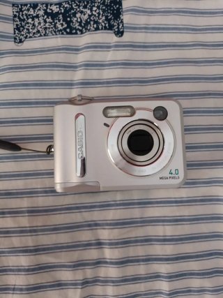 Cámara Casio QV-R40 Plata
