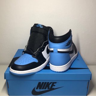 Jordan 1 Retro High OG Punta UNC