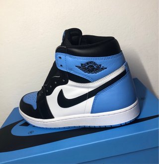 Jordan 1 Retro High OG Punta UNC