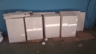 Baldosas de Mármol Macael + Rodapié a juego.