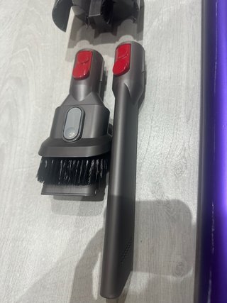 Aspiradora Dyson V8 Morada