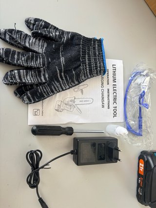 Mini Motosierra Eléctrica 21V Jemi
