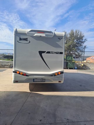 Autocaravana perfilada camas gemelas McLouis MC4