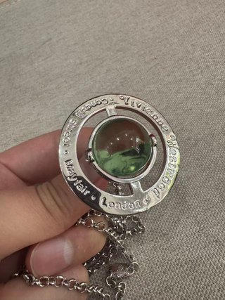 Collar Vivienne Westwood Planeta Verde Menta