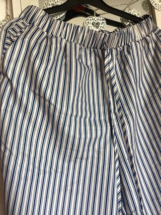 Pantalón rayas azul y blanco