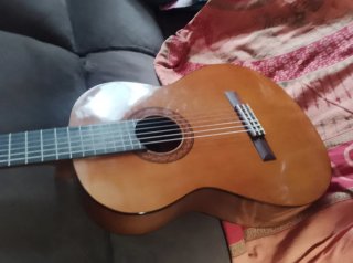 Guitarra Clásica Yamaha C40 con Funda