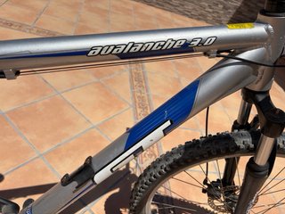 Bicicleta GT Avalanche 3.0