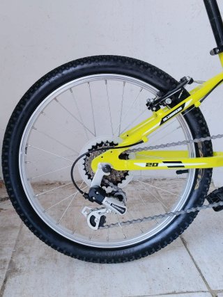Bicicleta B-PRO  rueda 20 de  aluminio