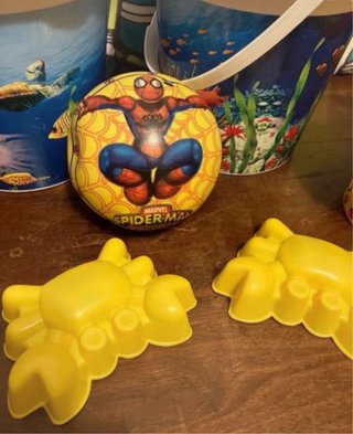 Cubos y palas de playa