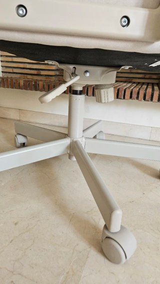 Silla giratoria IKEA MILLBERGET Murum beige