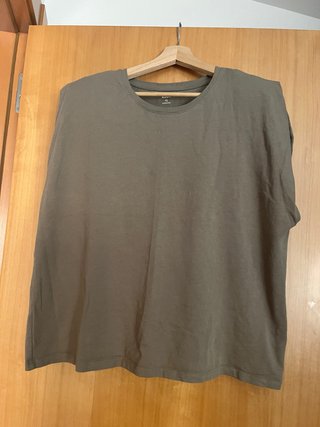Camiseta verde oliva con hombreras Talla XL