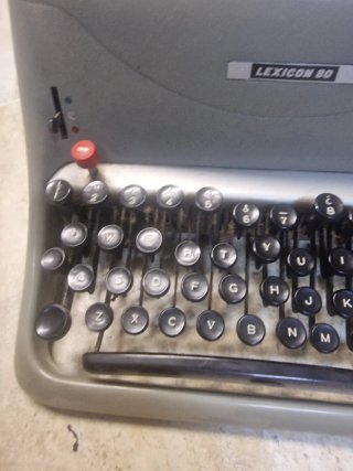 Hispano Olivetti Lexicon 80 Máquina Escribir