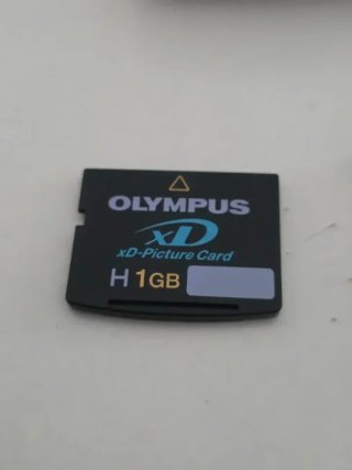 Cámara Olympus µ 740 7.1MP + Cargador + Funda