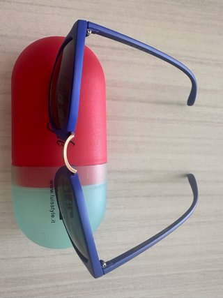 Occhiali da sole blu rotondi