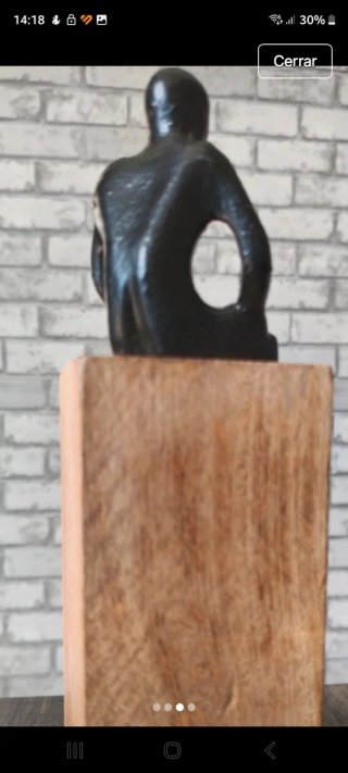 Estatua hombre sentado