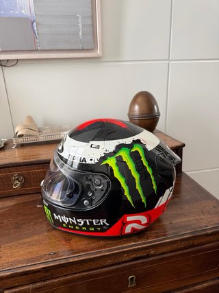 Casco HJC RPHA 10 Jorge Lorenzo firmado – Sparteon