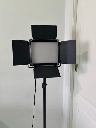 2 Focos LED Neewer 660 con trípode y estuche