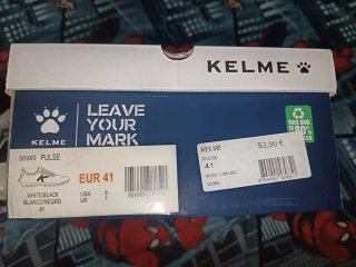 Zapatillas Fútbol Kelme Talla 41 Blancas y Doradas