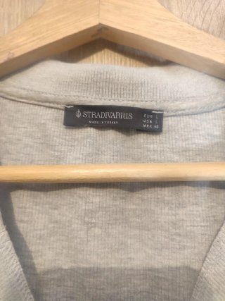 Camiseta Stradivarius Gris