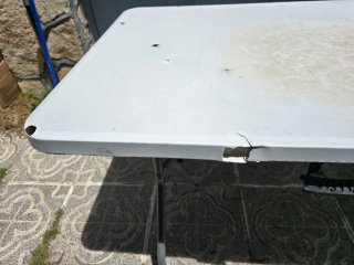 Mesa plegable blanca de plástico