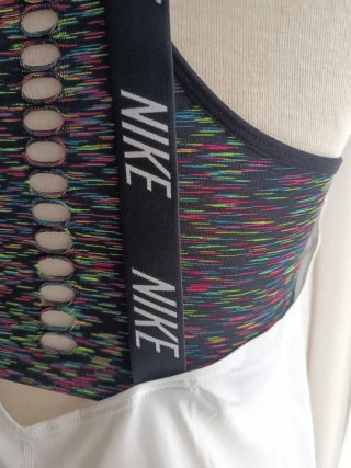 Camiseta tirantes Nike mujer blanca