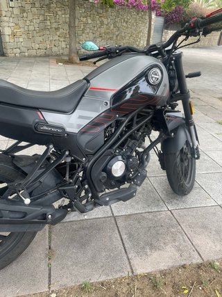 Benelli Leoncino 2022, 125cc 12.000km