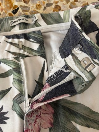 Pantalón tobillero estampado floral