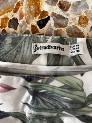 Pantalón tobillero estampado floral