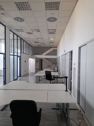 Edificio en alquiler en Gelves