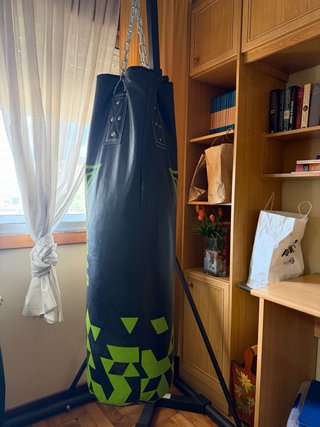 Saco de boxeo con soporte