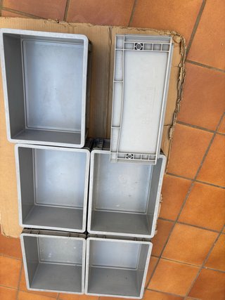 10 Cajas fuertes de plástico gris 40x30x17
