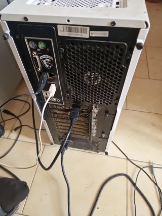 Torre i5-7400 8GB DDR4 128GB SSD 1TB HDD