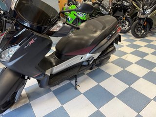 YAMAHA  XMAX 125 BLACK
