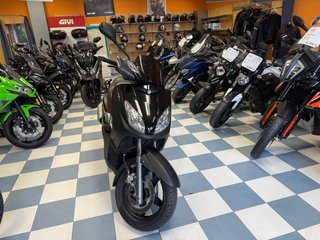 YAMAHA  XMAX 125 BLACK