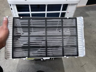 Aire Acondicionado Portátil Electrolux EXP26U339AW
