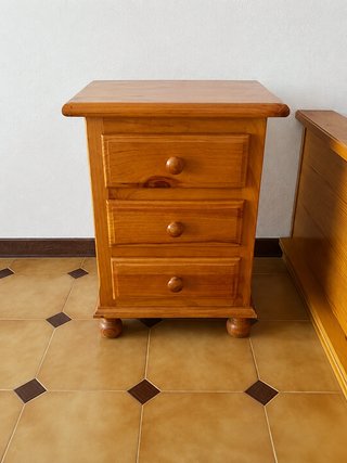 Mesita de noche rústica madera pino