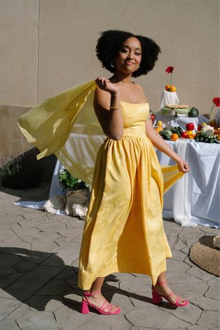 Vestido amarillo y rosa de fiesta
