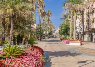 Local comercial en venta en Puerto - Plaza de Toros en Estepona