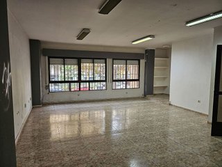 Local comercial en alquiler en Tres Olivos - La Piedad en Talavera de la Reina