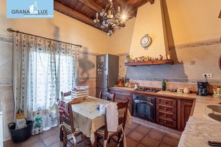 Chalet en venta en Zubia (La)