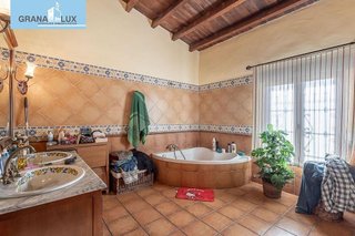 Chalet en venta en Zubia (La)