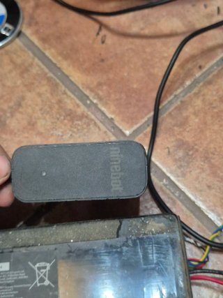 Batería y cargador Ninebot E2