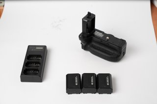 Sony a7III + ZV-E10 + 3 objetivos + regalos