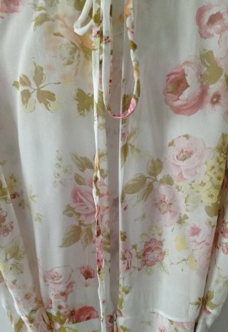 Abito floreale bianco e rosa