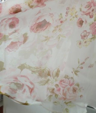 Abito floreale bianco e rosa