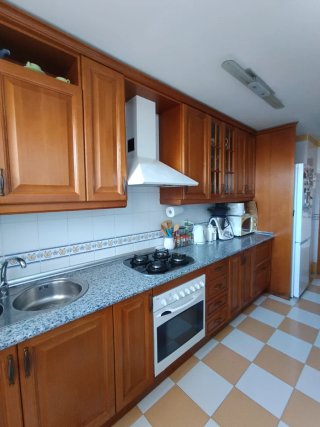 Cocina completa madera y conglomerado