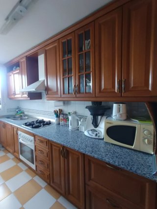 Cocina completa madera y conglomerado