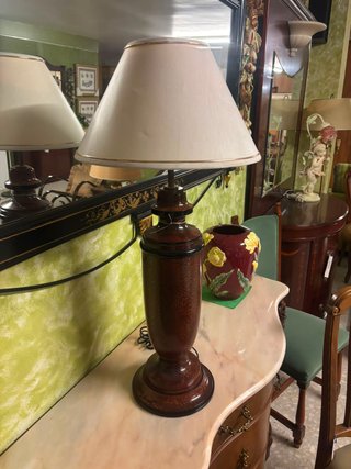 Lámpara de sobremesa de madera