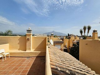 Casa pareada en venta en Nueva Andalucía centro en Marbella